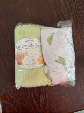 Muslin Swaddle Baby Blankets 2-Pack - Green & White Peapods by Summer New!